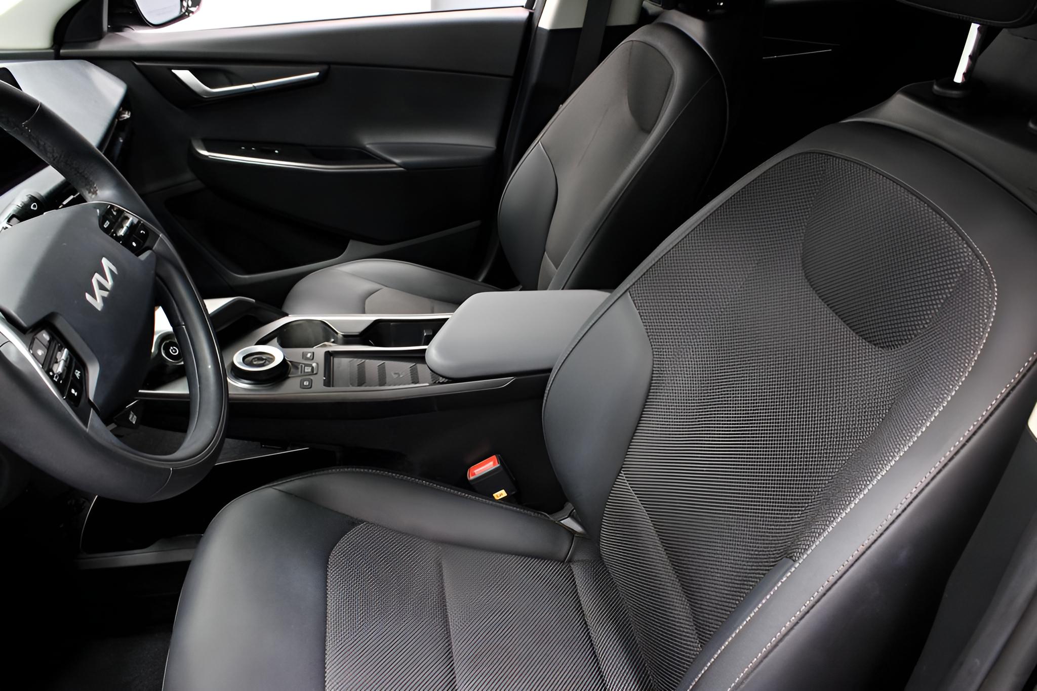 2024 Kia EV6 Light