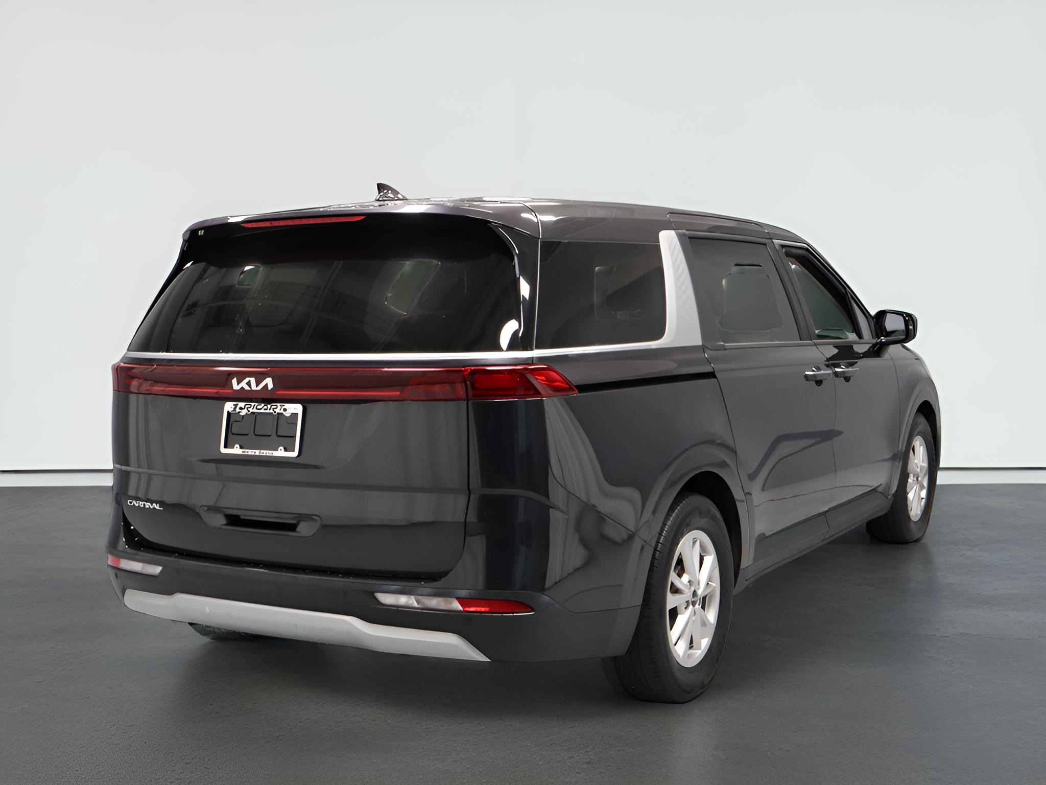 2024 Kia Carnival LX Seat Package