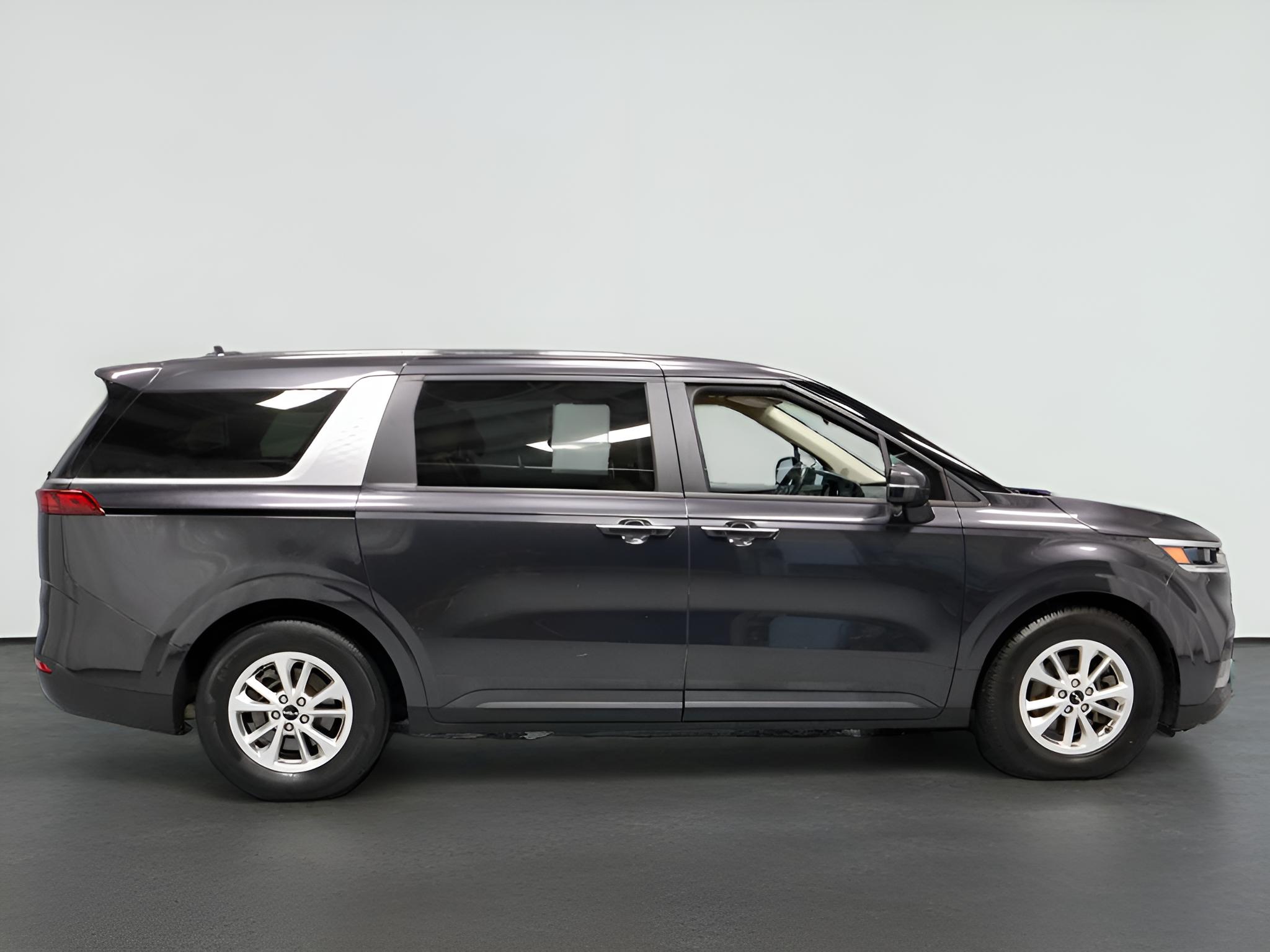 2024 Kia Carnival LX Seat Package