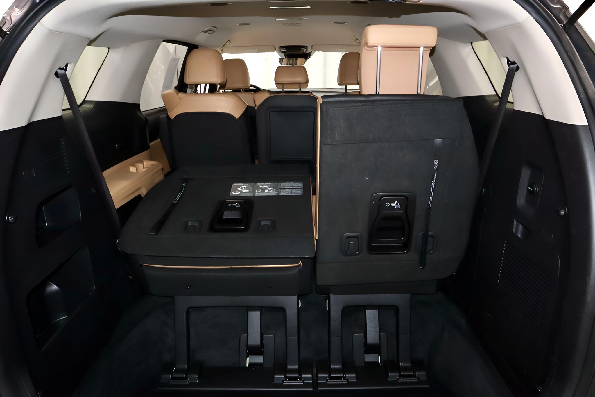 2024 Kia Carnival LX Seat Package
