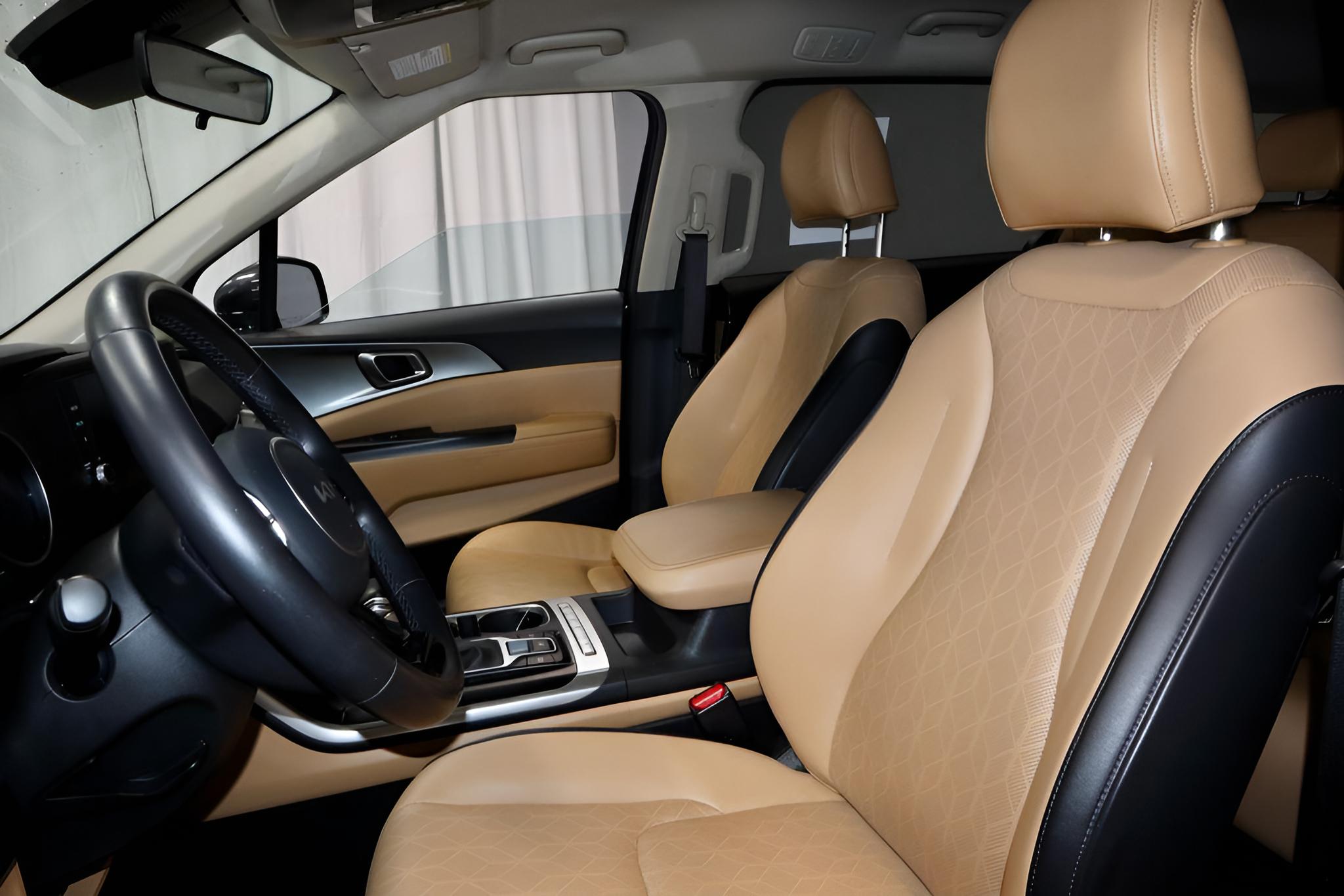 2024 Kia Carnival LX Seat Package