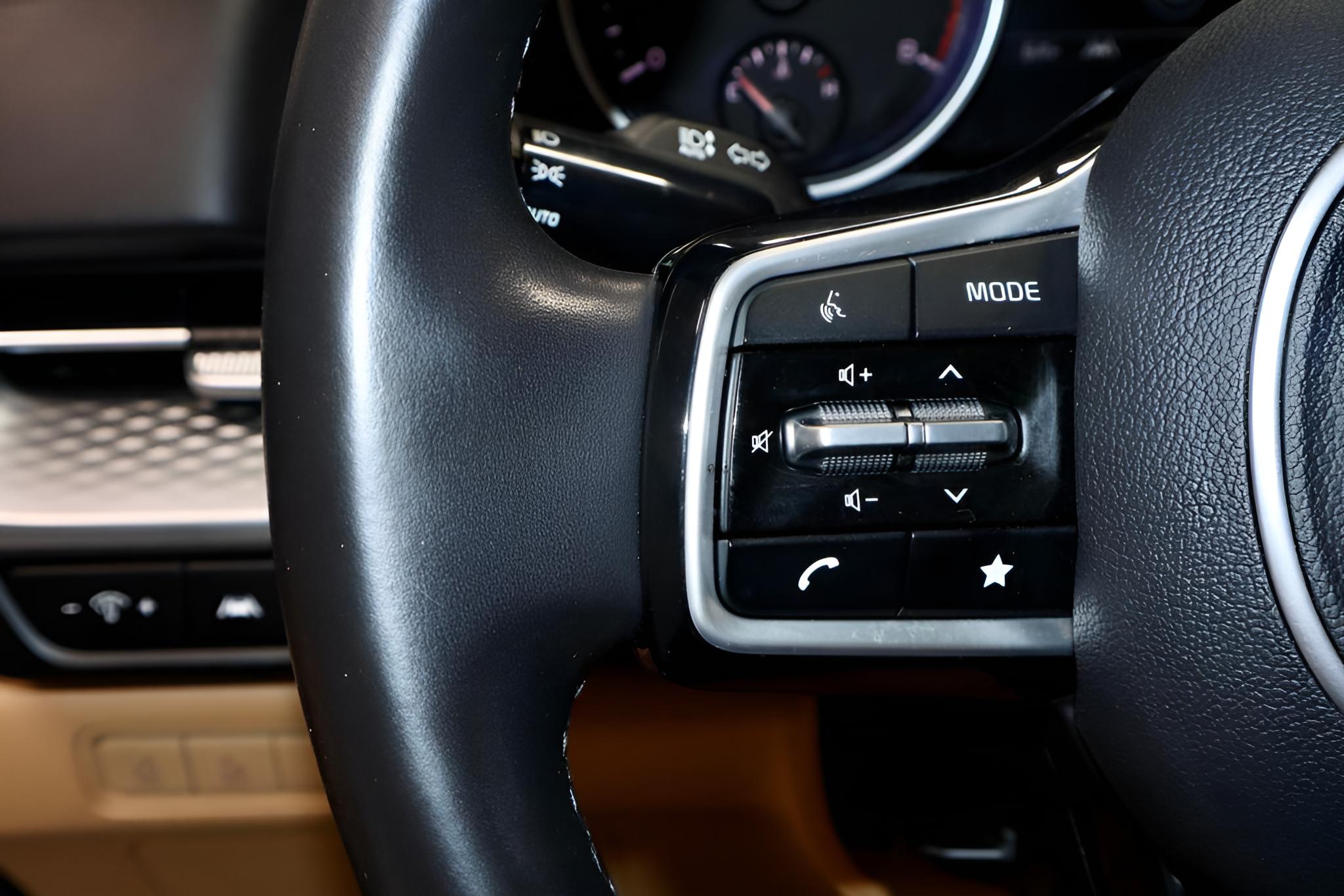 2024 Kia Carnival LX Seat Package