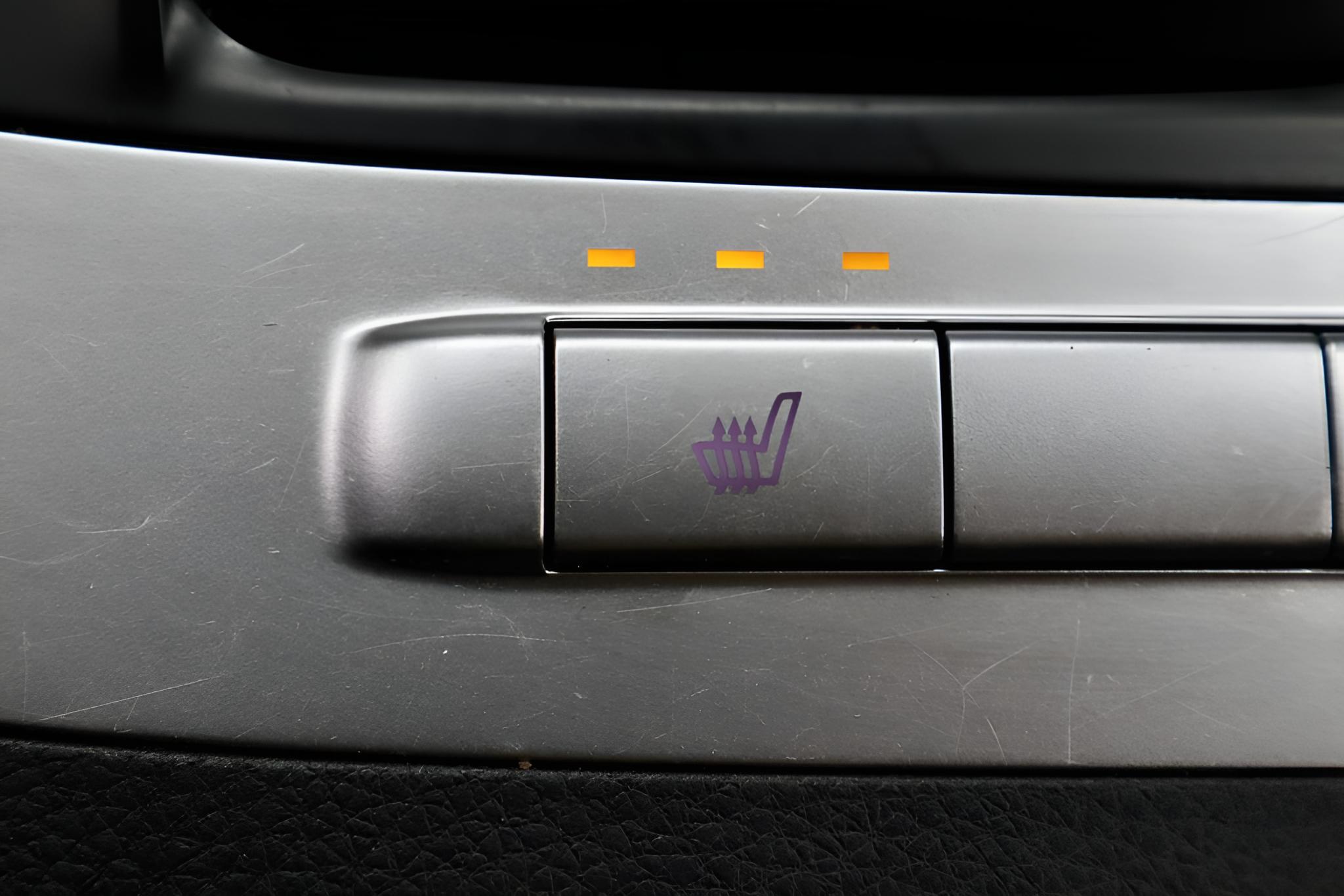 2024 Kia Carnival LX Seat Package