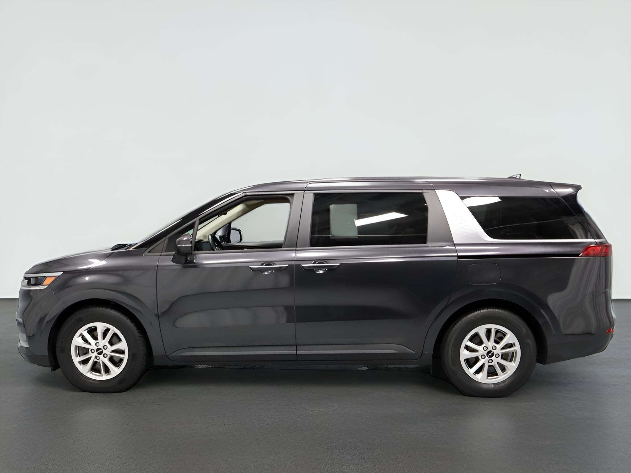 2024 Kia Carnival LX Seat Package