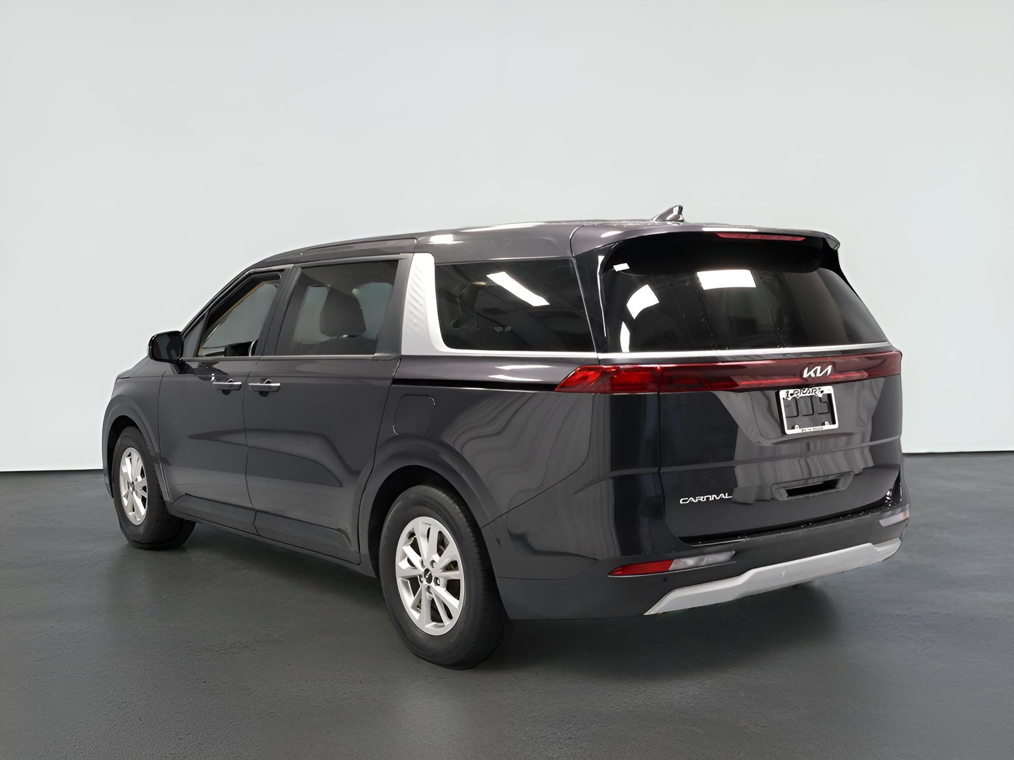 2024 Kia Carnival LX Seat Package
