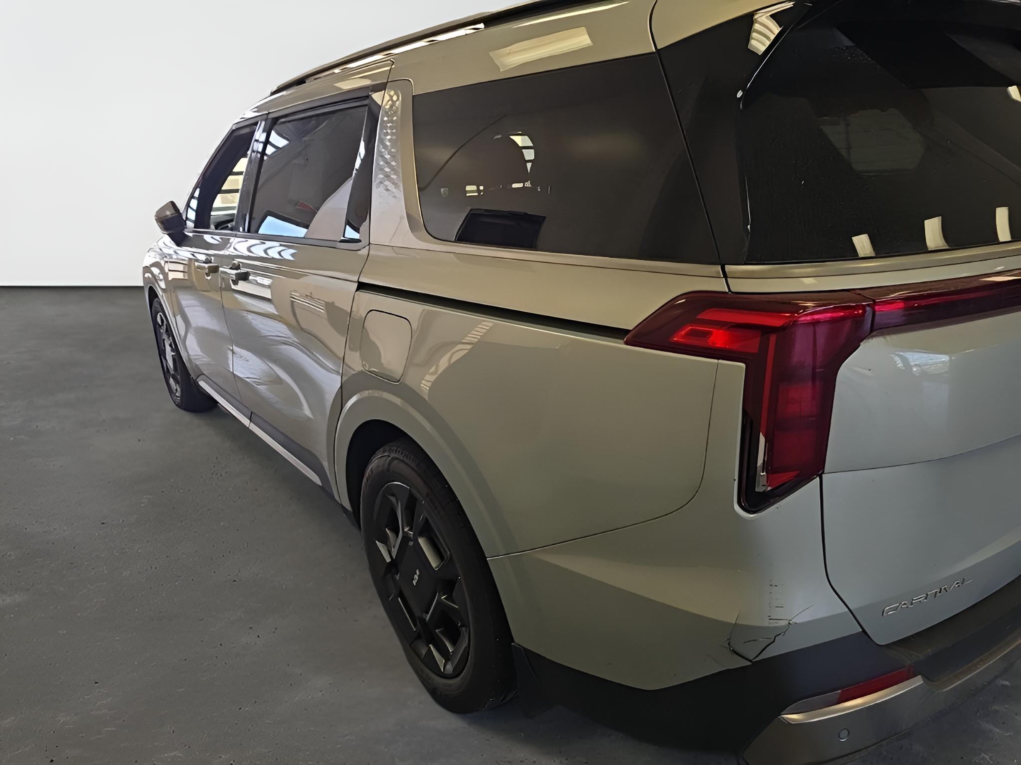 2025 Kia Carnival SX