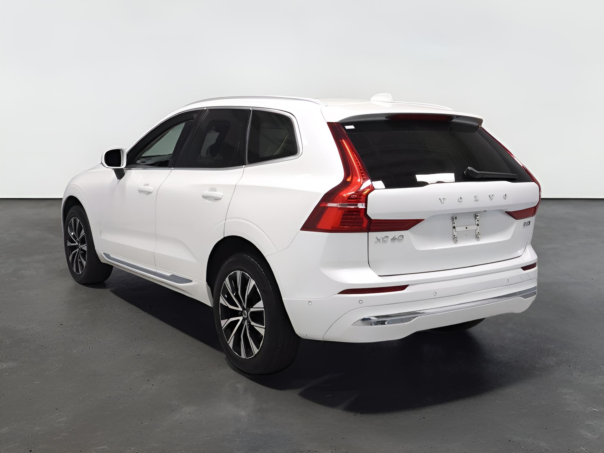 2023 Volvo XC60 B5 Plus Bright Theme