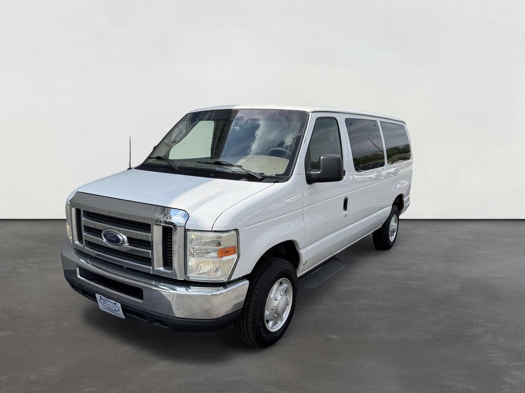 Used 2008 Ford E-Series Econoline Wagon XL with VIN 1FBNE31L68DA73531 for sale in Forest City, IA