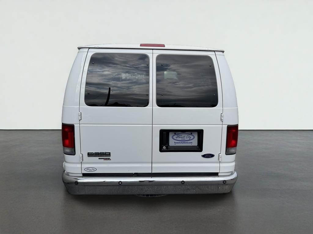 2008 Ford Econoline Wagon XL