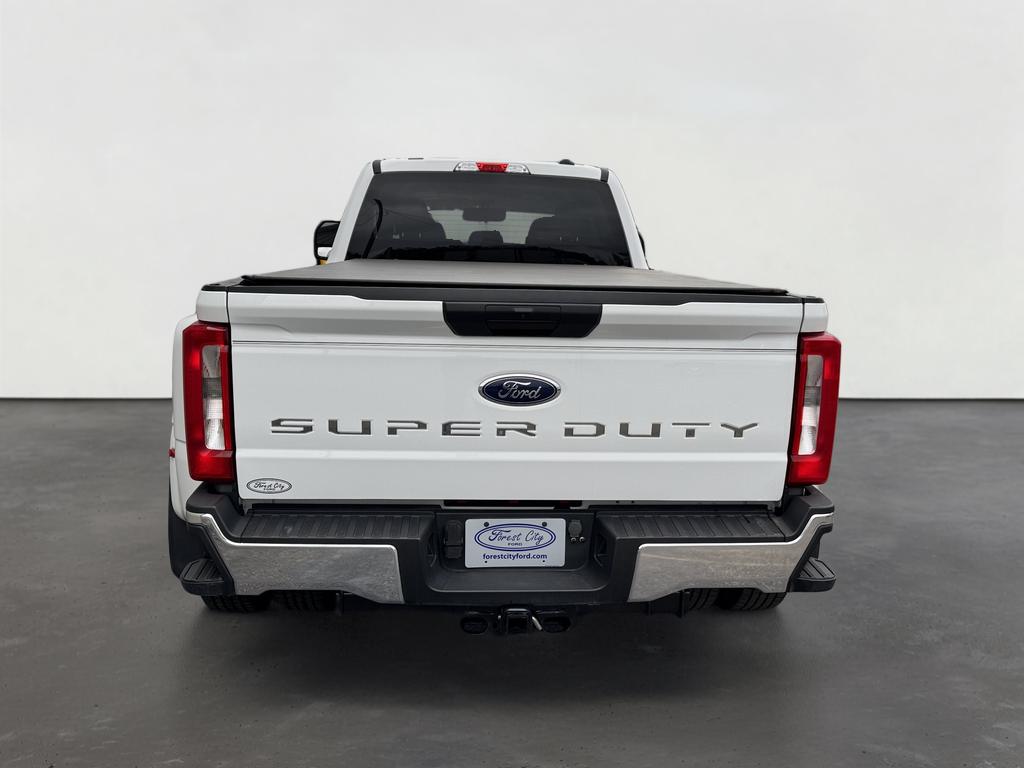 2023 Ford Super Duty F-350 DRW XLT