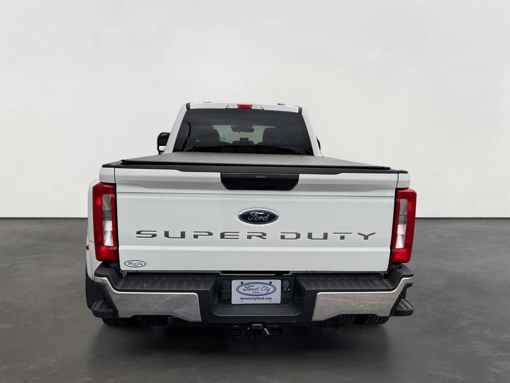 2023 Ford Super Duty F-350 DRW XLT