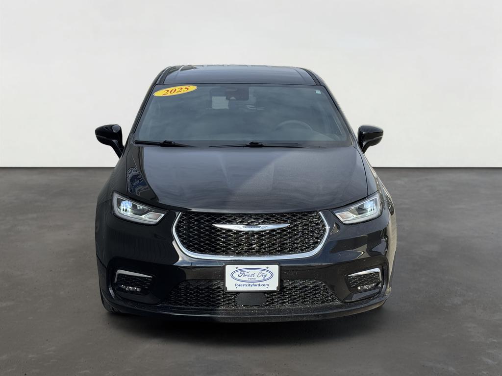 2025 Chrysler Pacifica Select - Photo 3