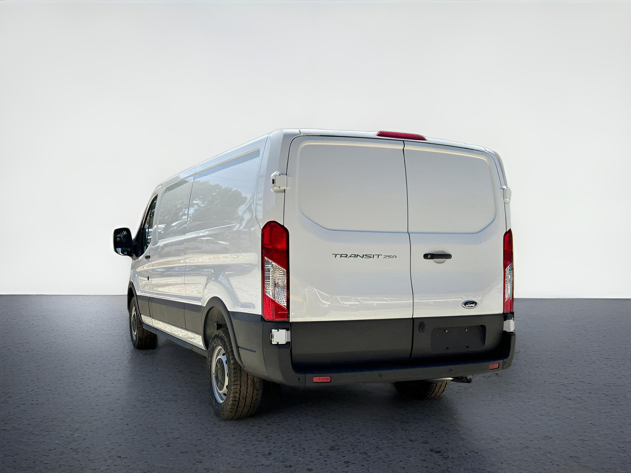 2025 Ford Transit T-250 130" Low Rf 9070 GVWR RWD