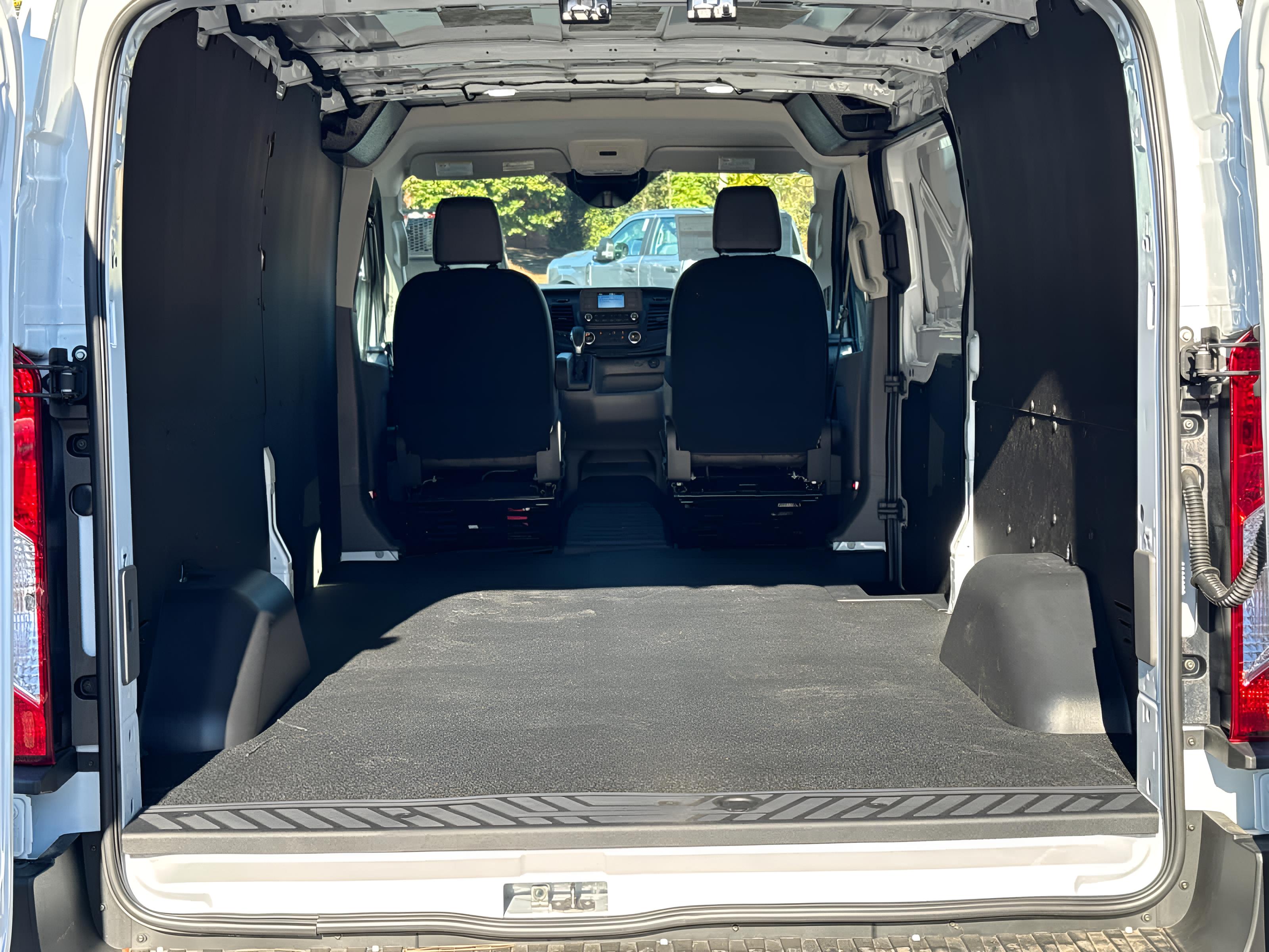2025 Ford Transit T-150 130" Low Rf 8670 GVWR RWD