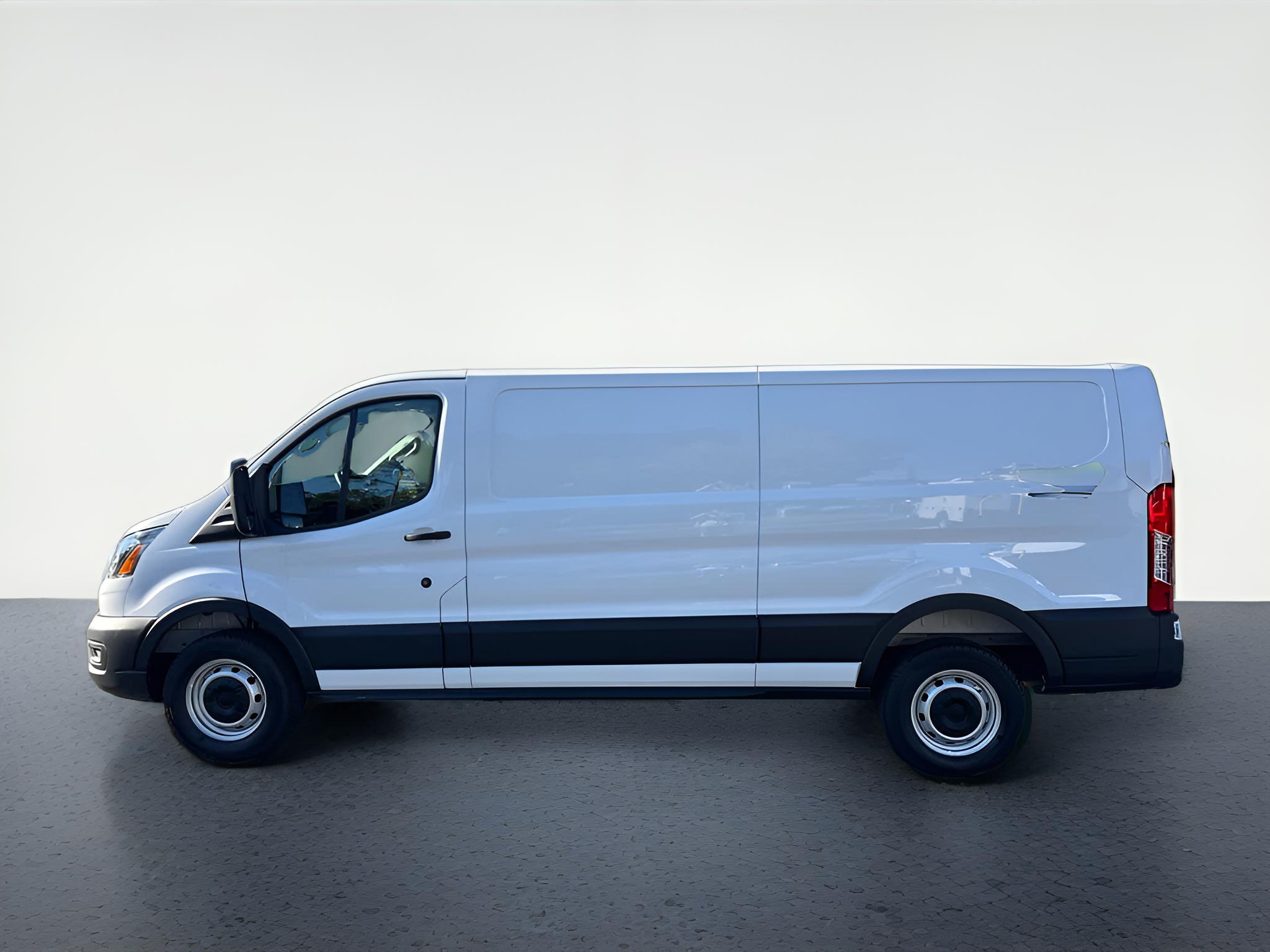 2025 Ford Transit T-150 130" Low Rf 8670 GVWR RWD