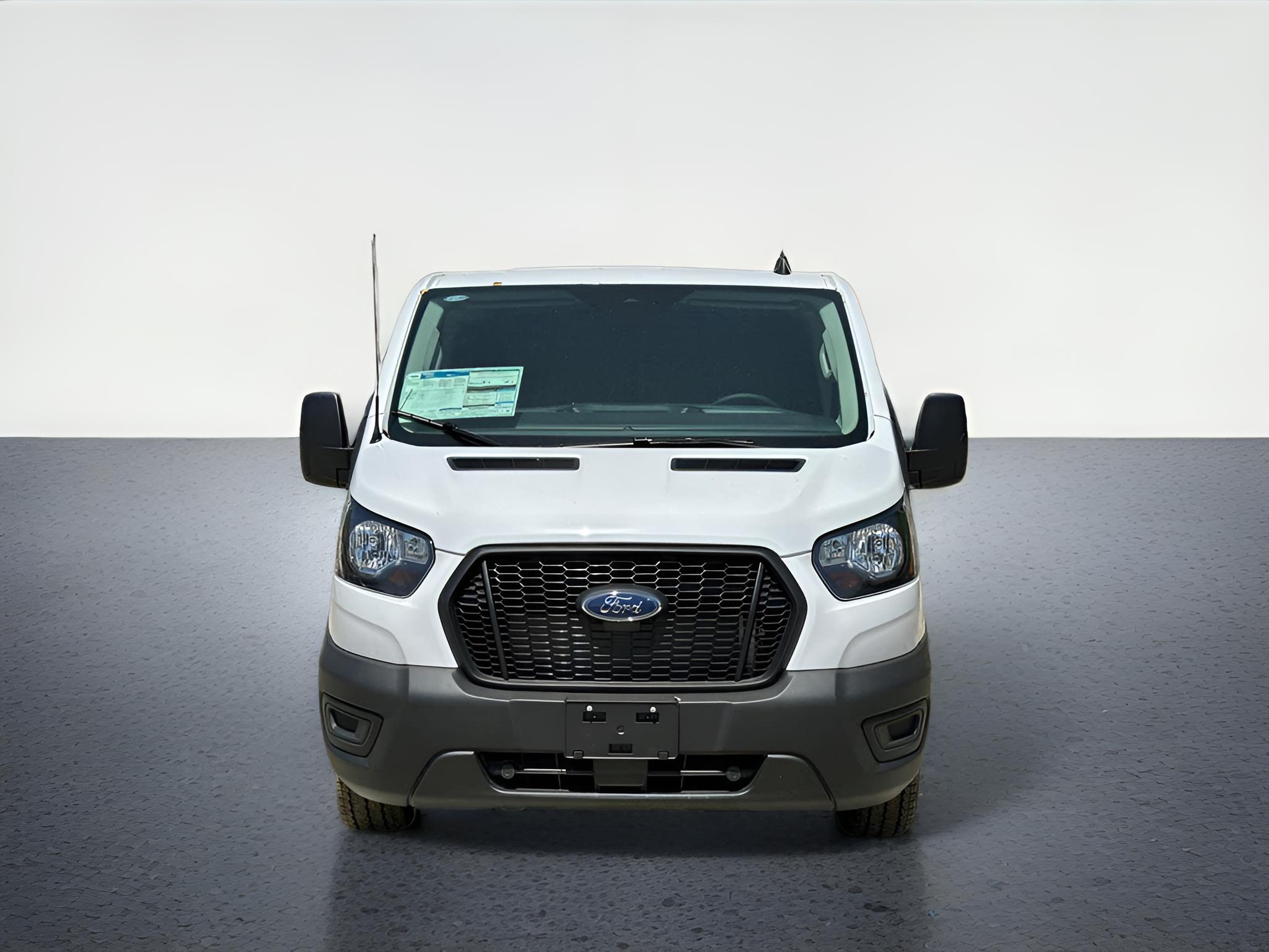 2025 Ford Transit T-250 130" Low Rf 9070 GVWR RWD