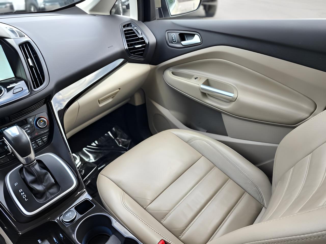 2017 Ford C-Max Hybrid Titanium