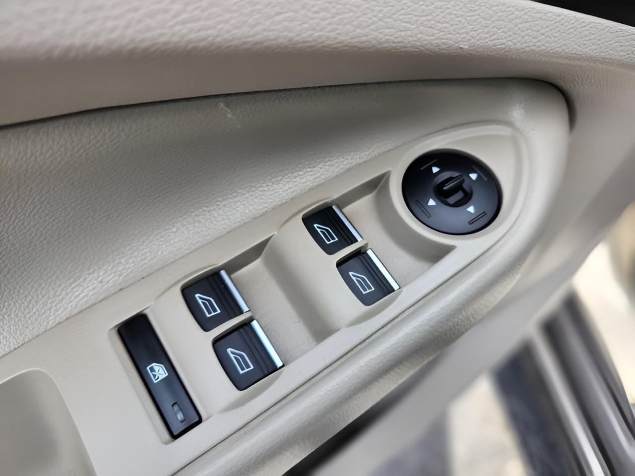 2017 Ford C-Max Hybrid Titanium