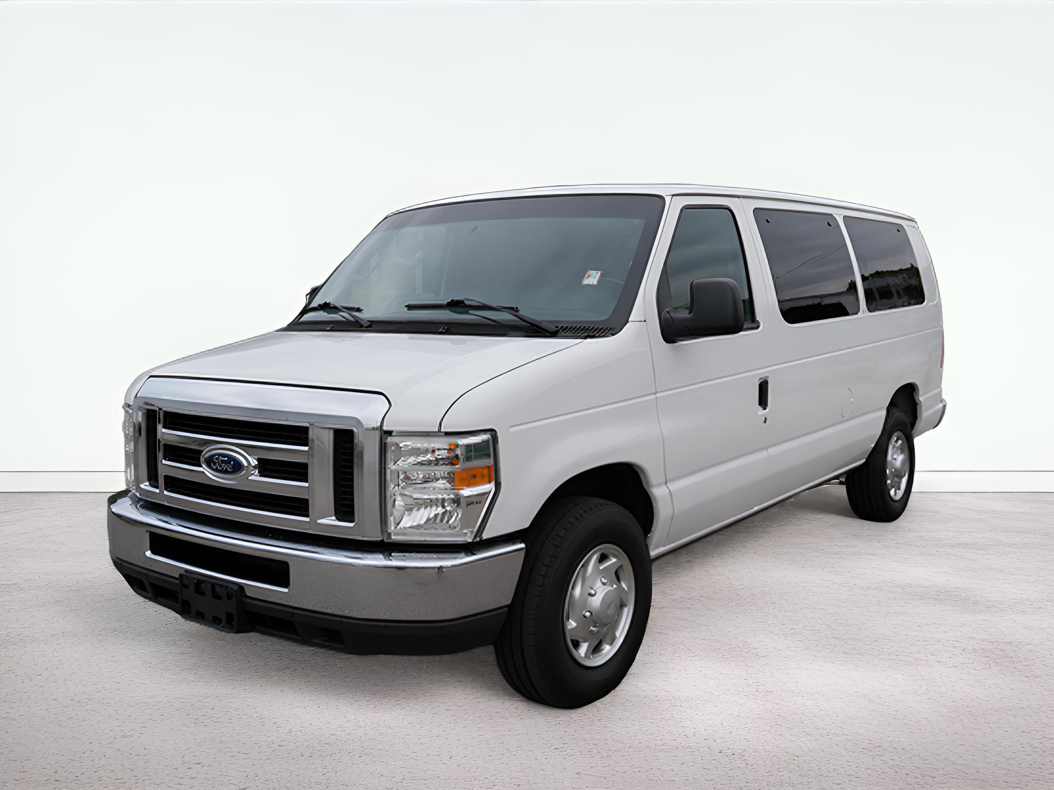2012 Ford E-350SD XLT