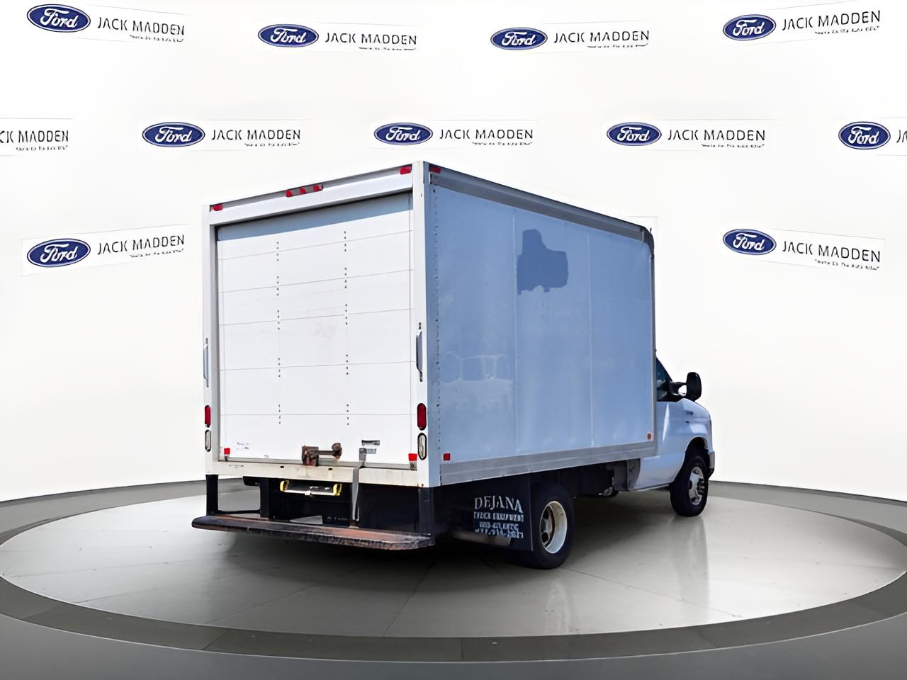 2015 Ford E-350SD Base Cutaway