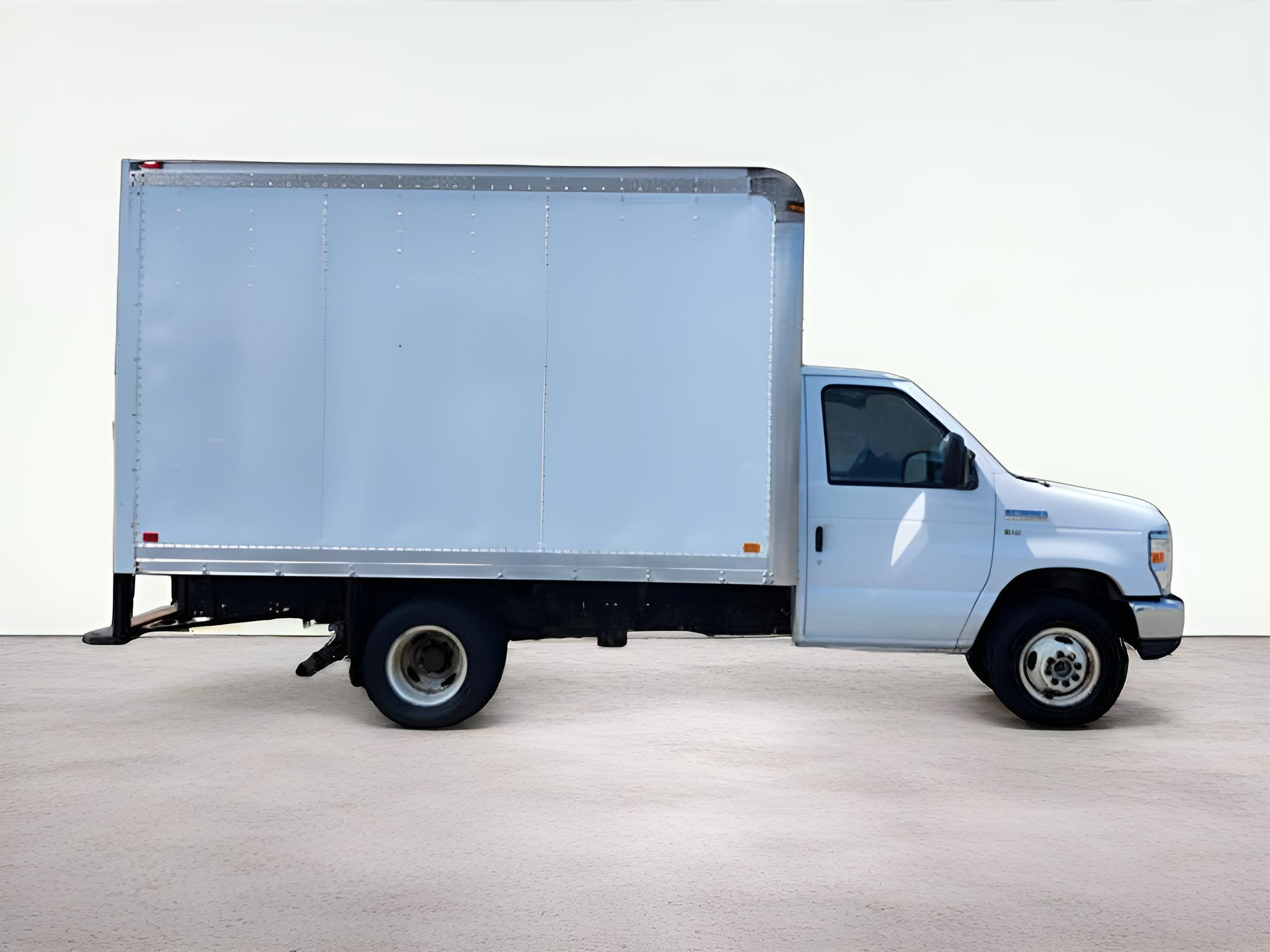2015 Ford E-350SD Base Cutaway