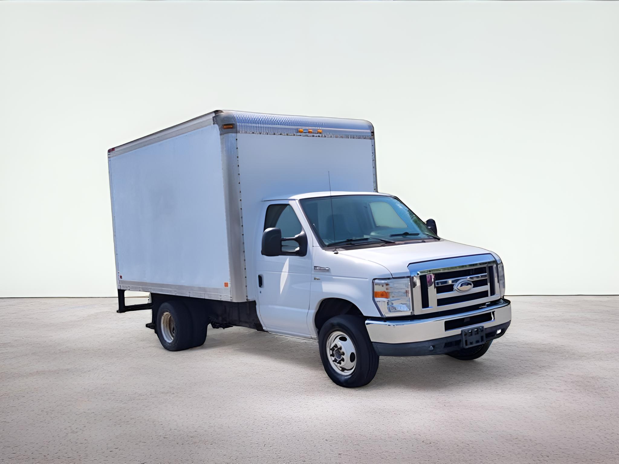2015 Ford E-350SD Base Cutaway