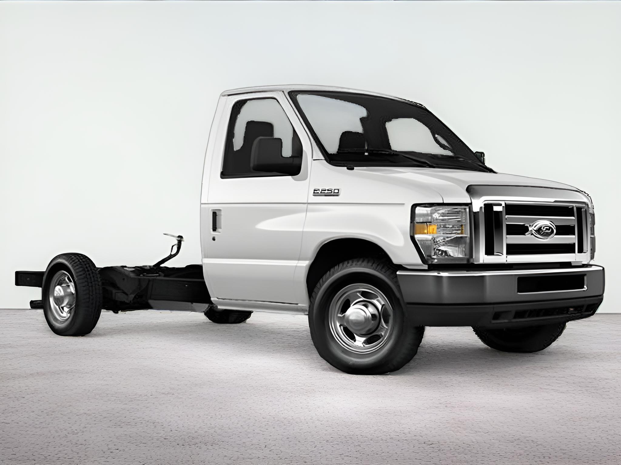 2016 Ford E-350SD Base Cutaway