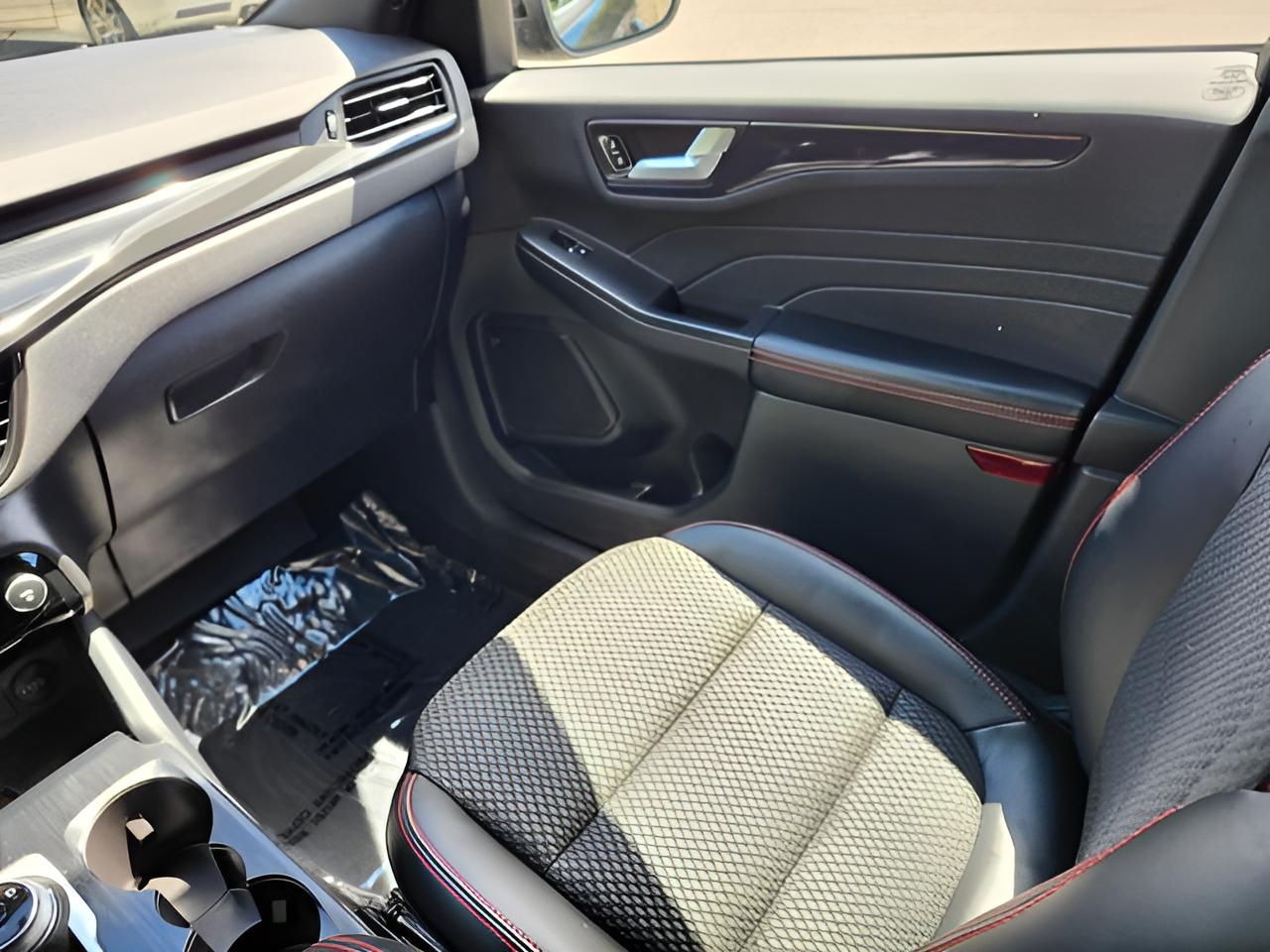 2023 Ford Escape ST-Line Select