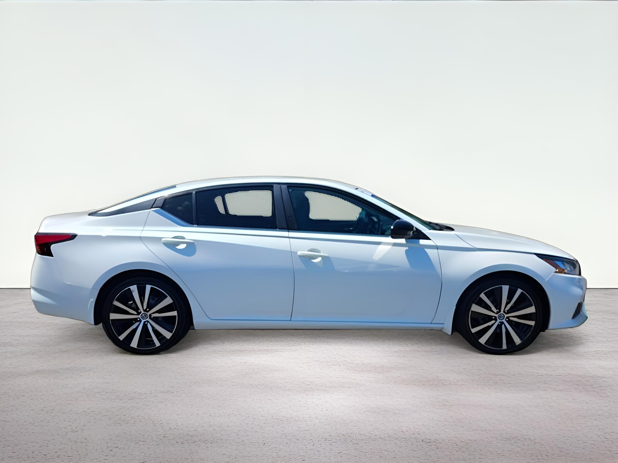 2021 Nissan Altima 2.0 SR