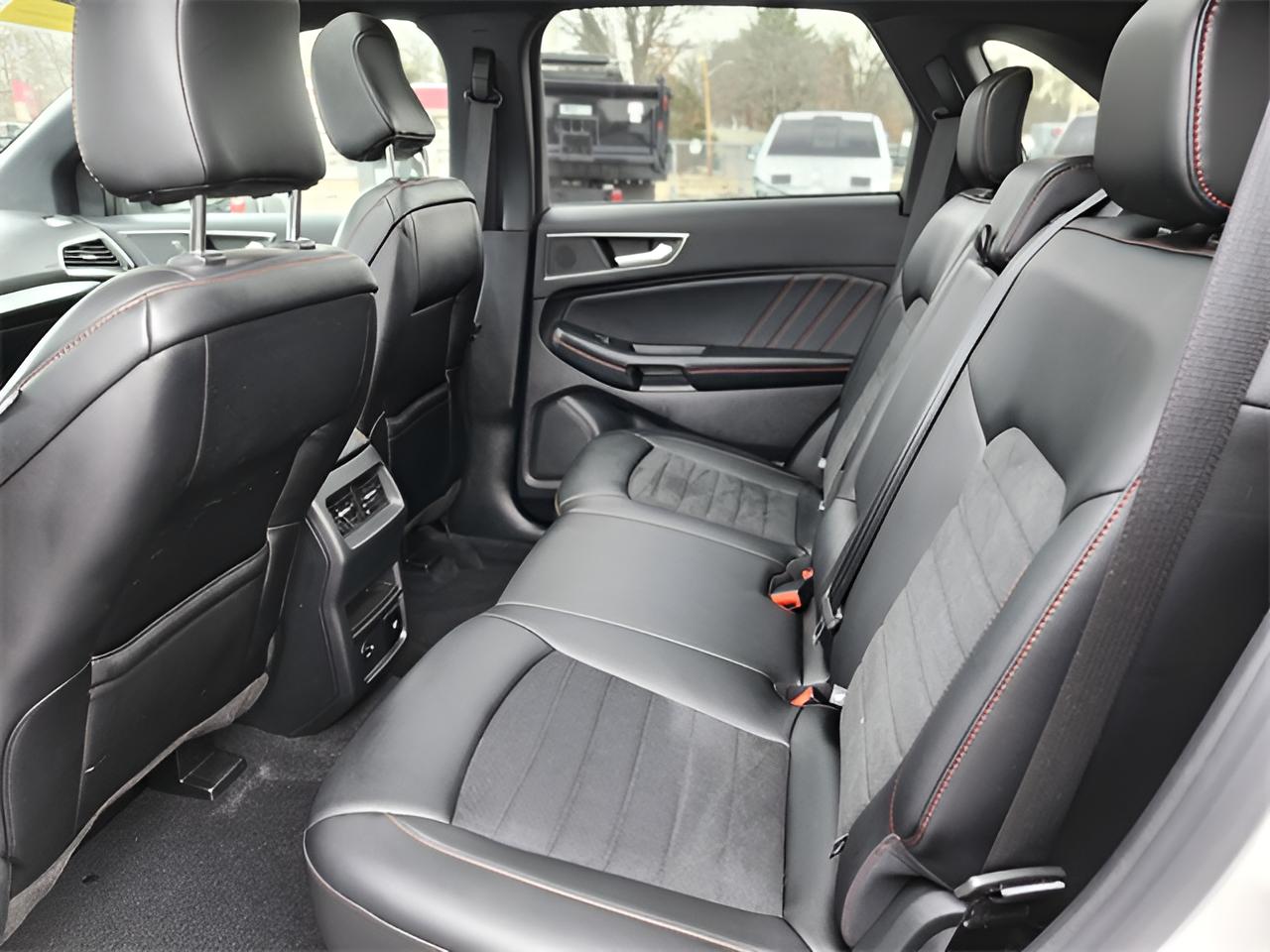2022 Ford Edge ST Line