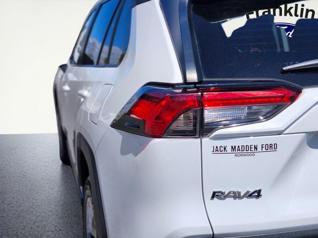 2023 Toyota RAV4 LE