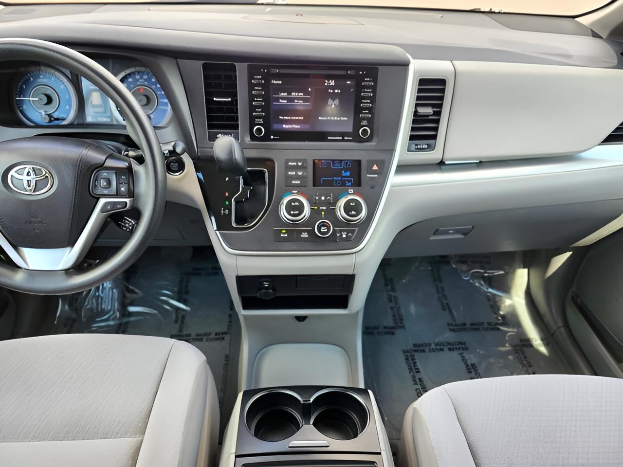 2020 Toyota Sienna LE 8 Passenger
