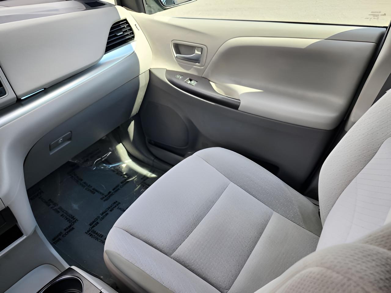 2020 Toyota Sienna LE 8 Passenger