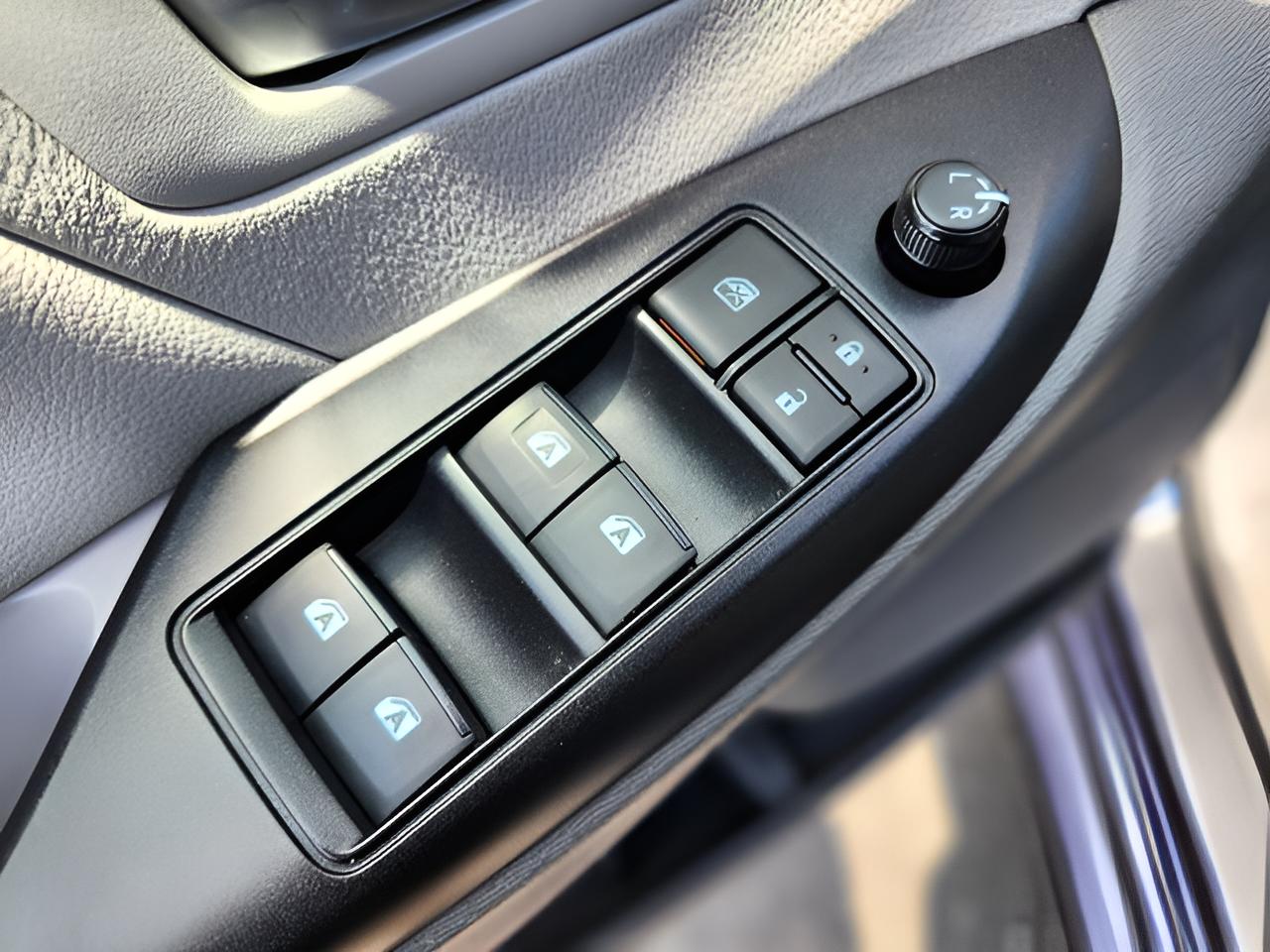2020 Toyota Sienna LE 8 Passenger