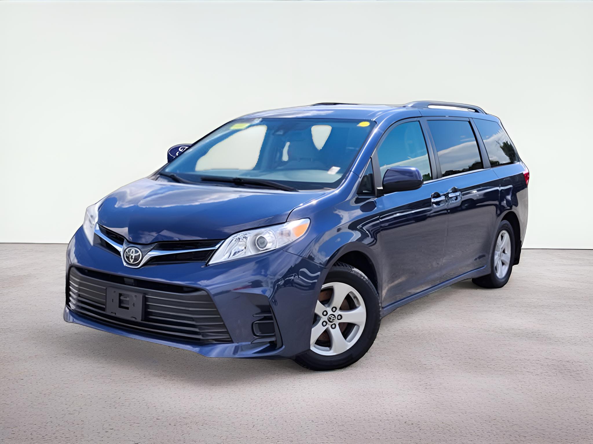 2020 Toyota Sienna LE 8 Passenger