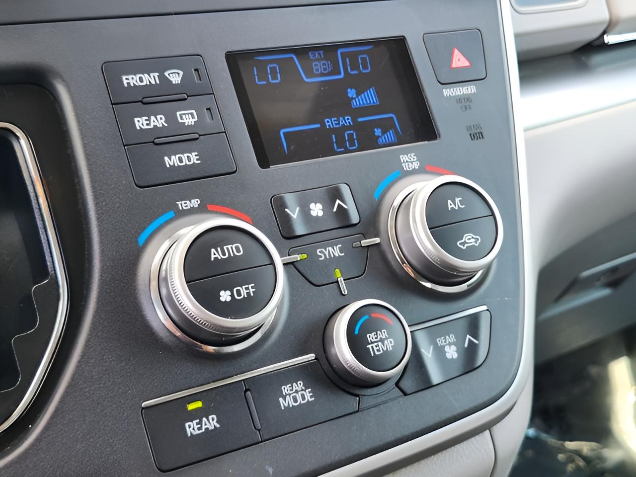 2020 Toyota Sienna LE 8 Passenger
