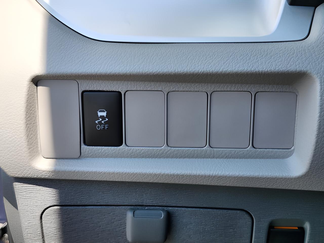 2020 Toyota Sienna LE 8 Passenger