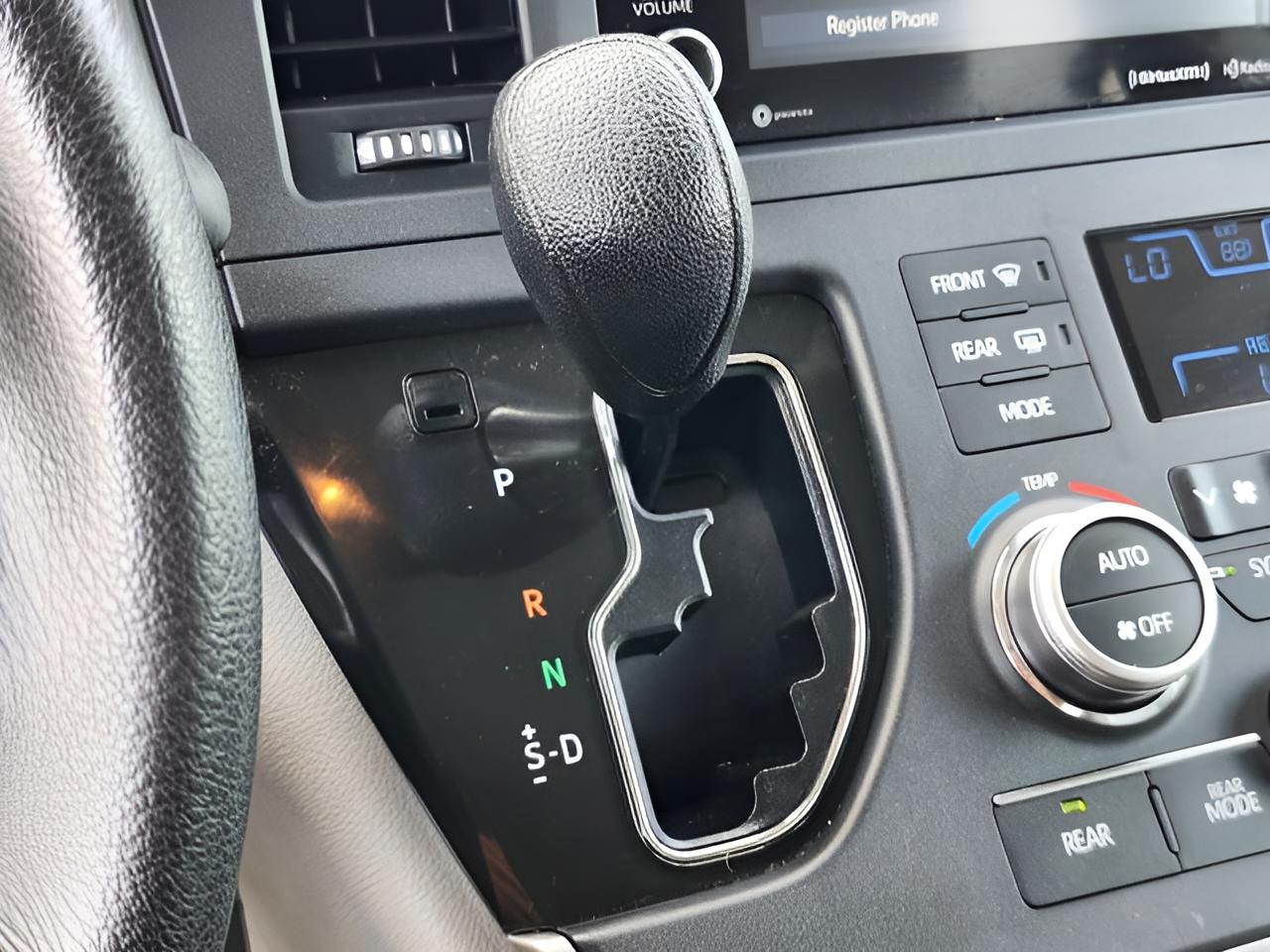2020 Toyota Sienna LE 8 Passenger