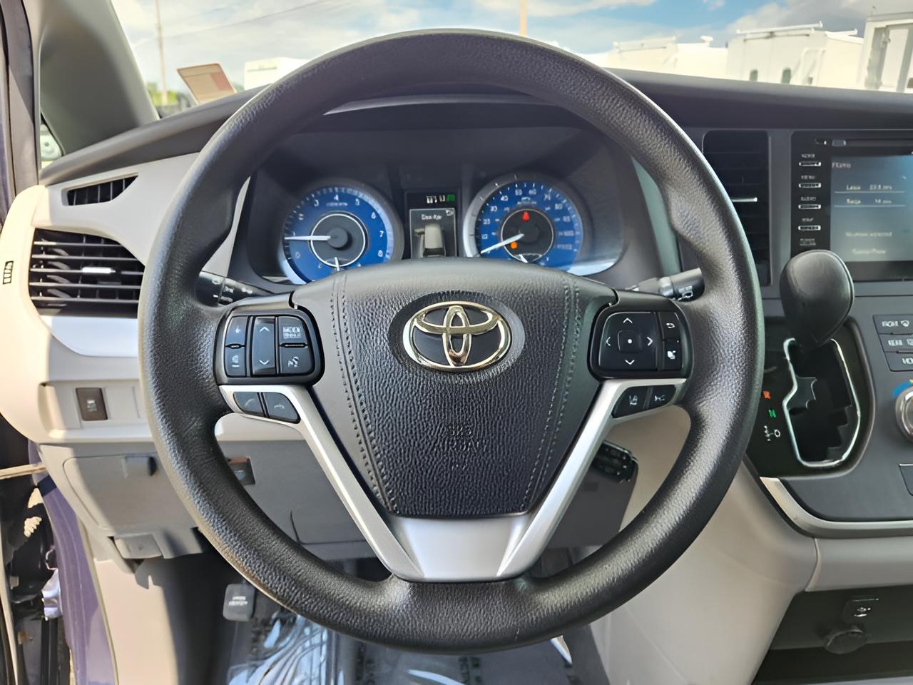 2020 Toyota Sienna LE 8 Passenger
