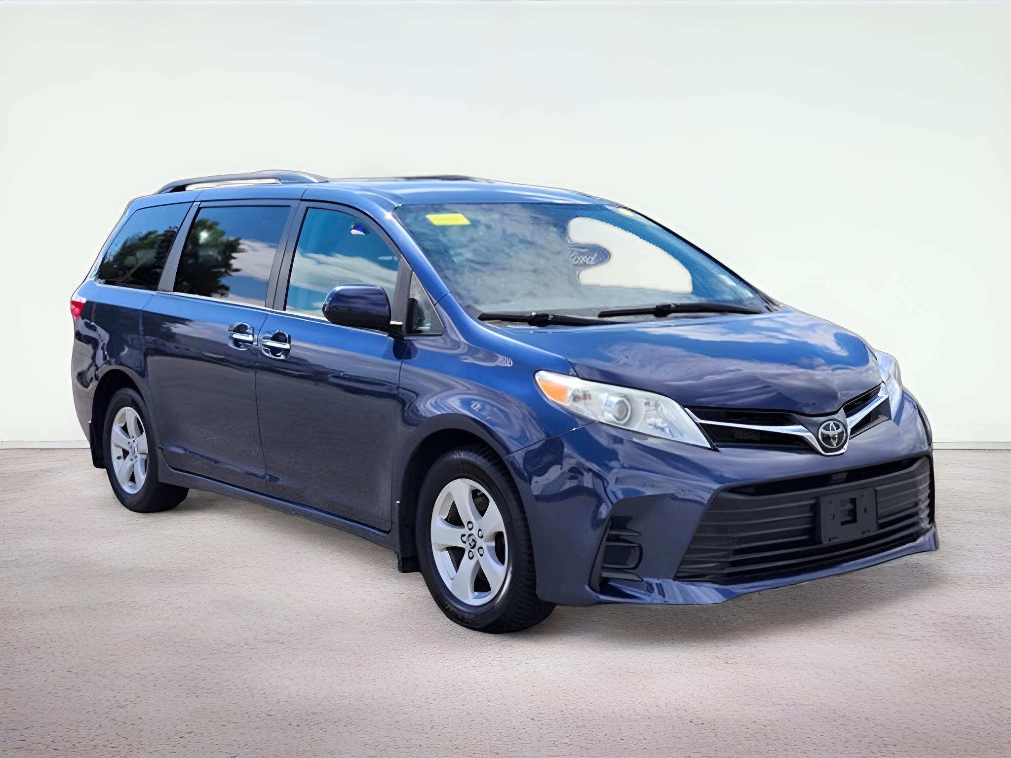 2020 Toyota Sienna LE 8 Passenger