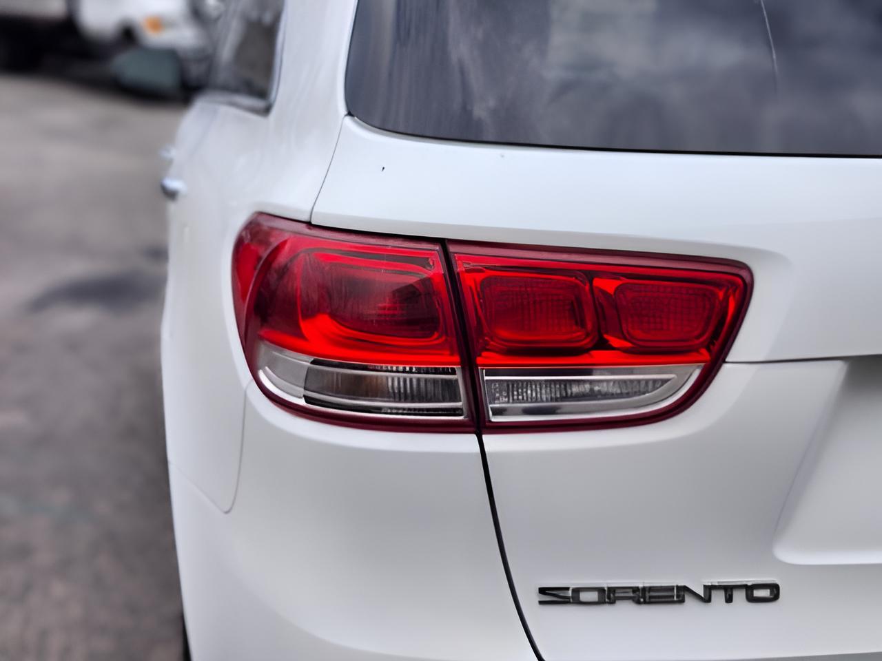 2018 Kia Sorento LX