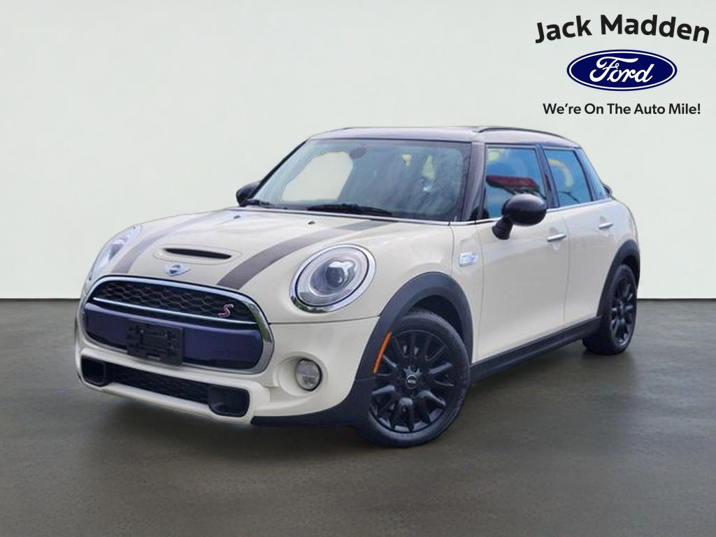 2018 MINI Cooper S 4 Door's photo