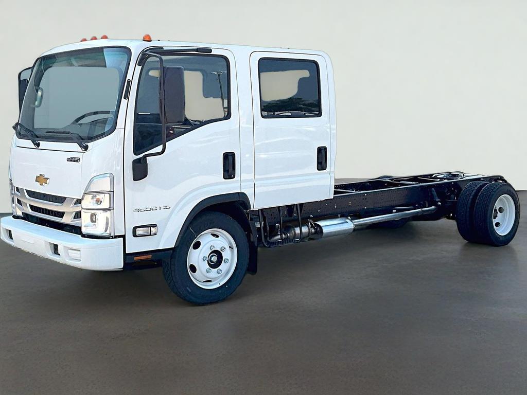 2025 Chevrolet Low Cab Forward 4500 HG Base