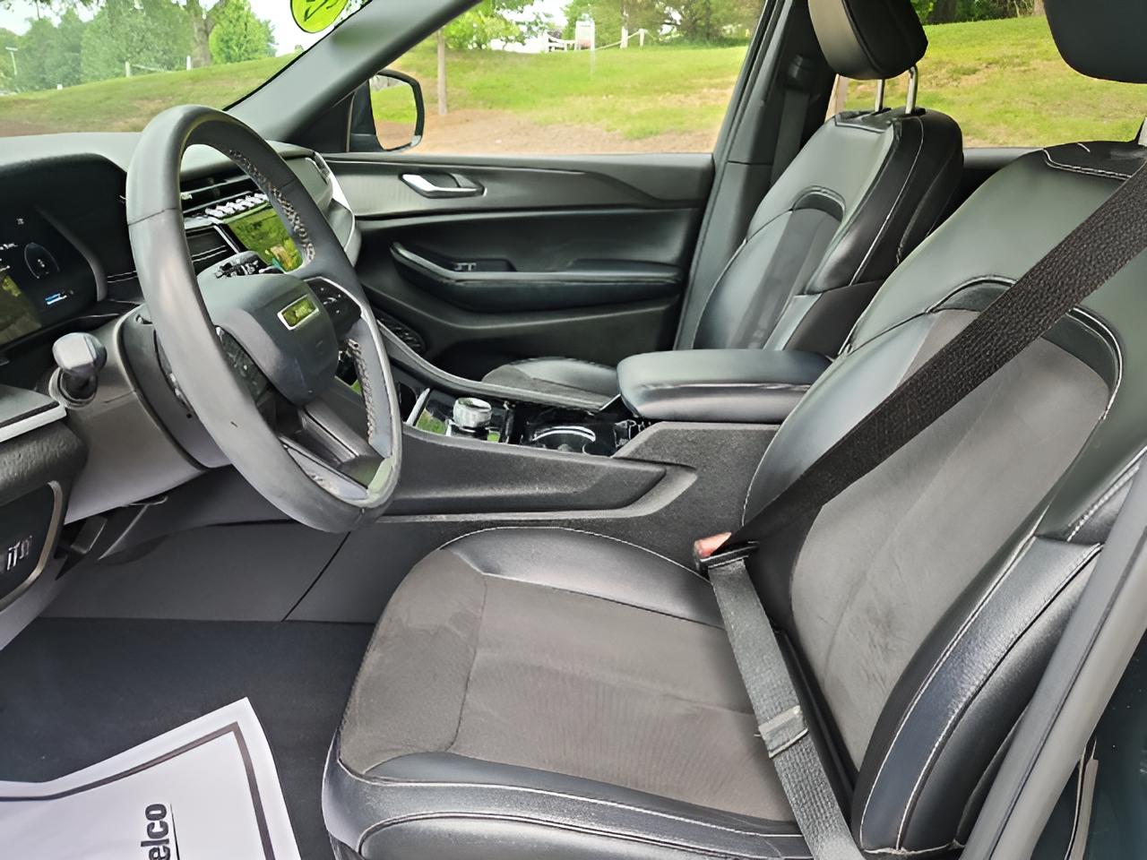 2023 Jeep Grand Cherokee L Altitude 4x4