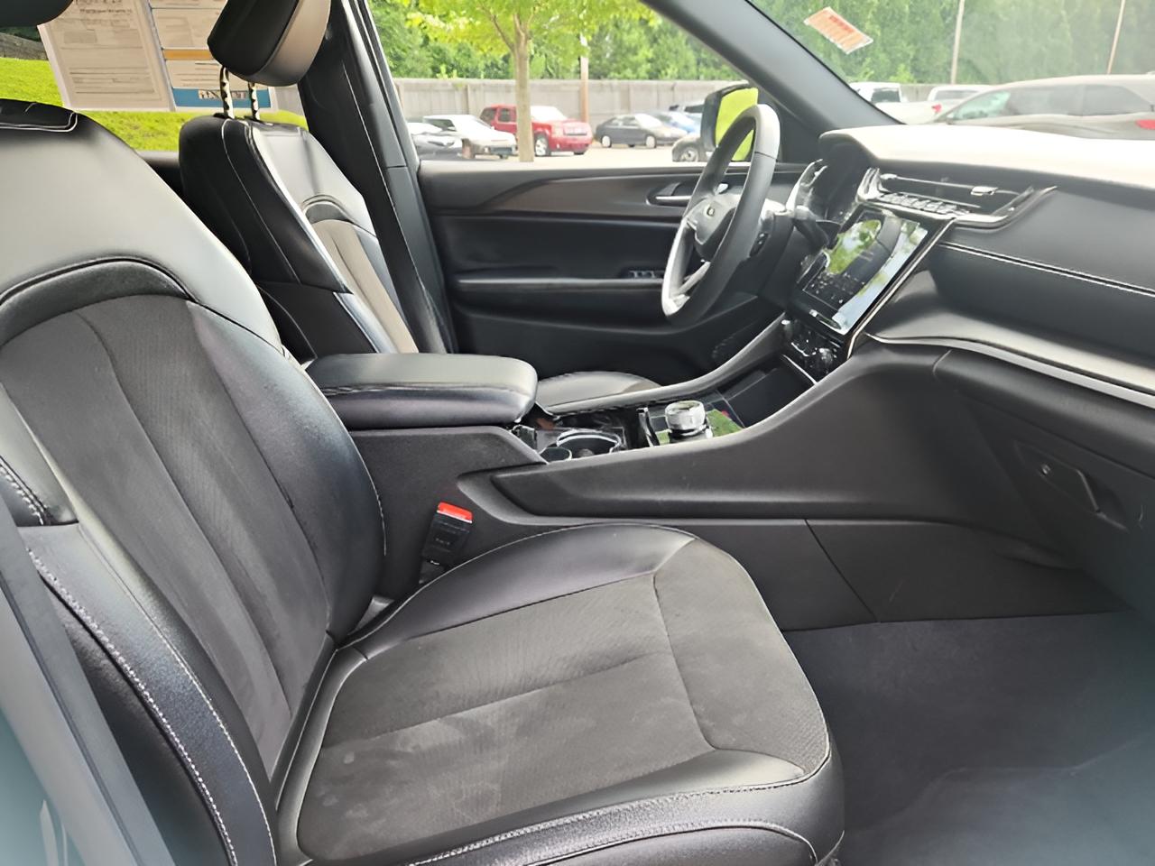 2023 Jeep Grand Cherokee L Altitude 4x4