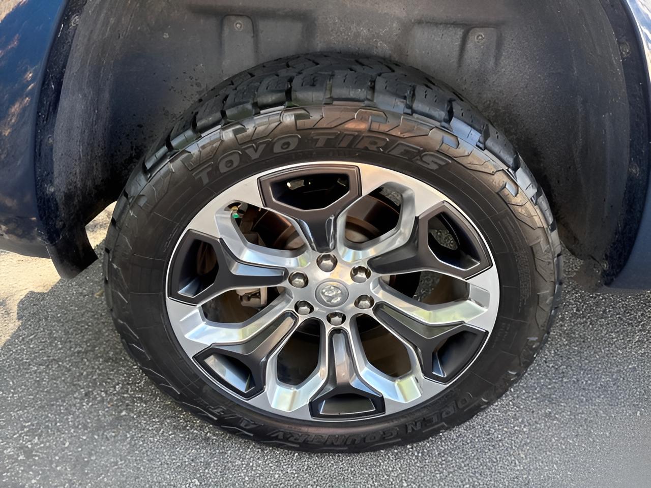 2019 RAM 1500 Limited Crew Cab 4x4 5'7" Box
