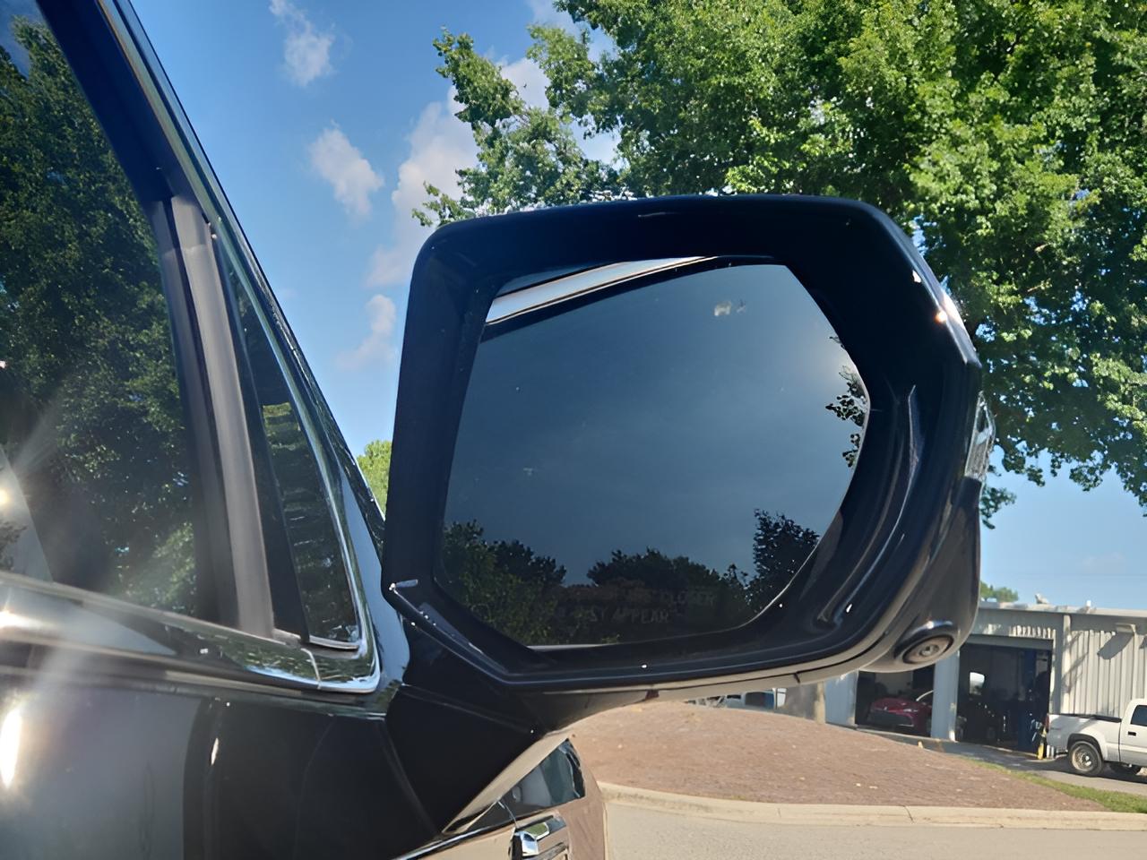 2024 GMC Yukon XL SLT