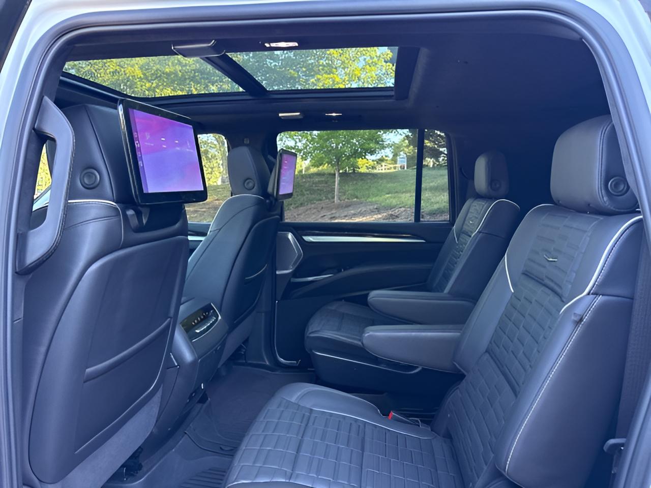 2025 Cadillac Escalade ESV Sport Platinum