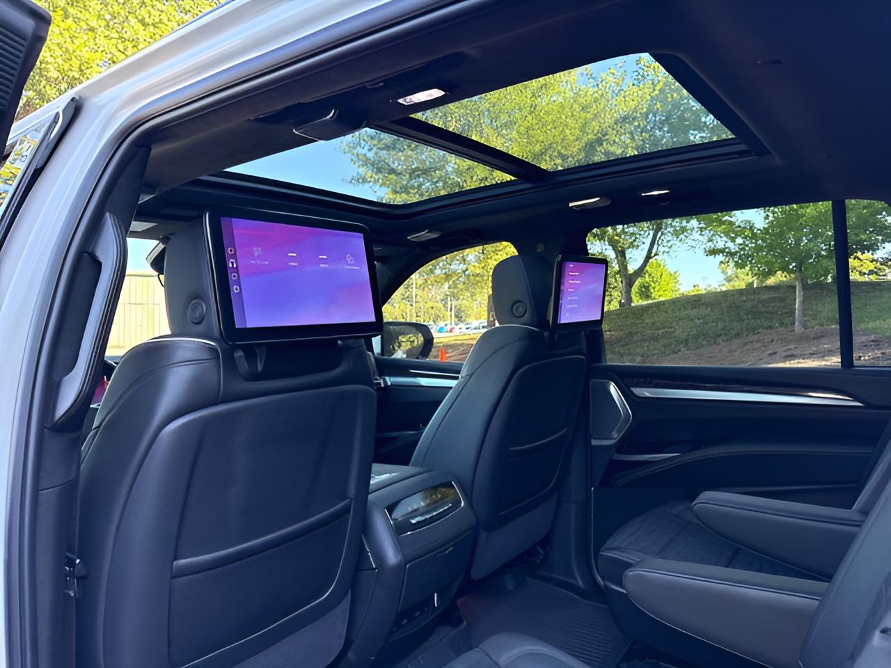 2025 Cadillac Escalade ESV Sport Platinum