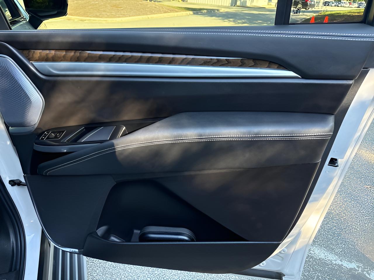 2025 Cadillac Escalade ESV Sport Platinum